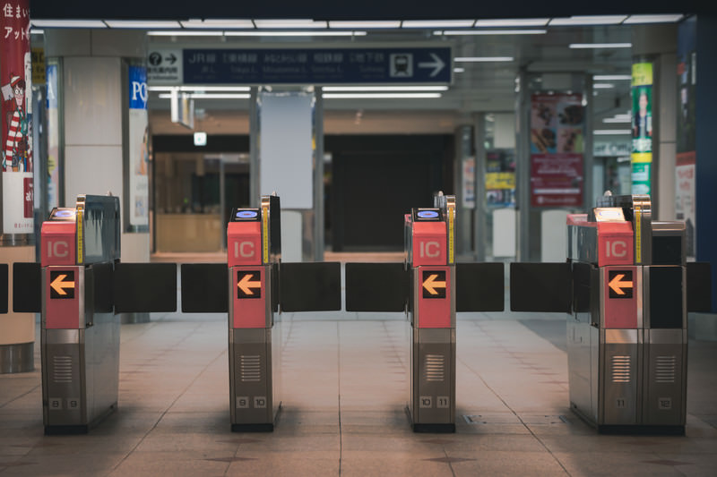 駅改札